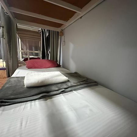 Hangover Hostel Phi Phi Islands Exterior photo