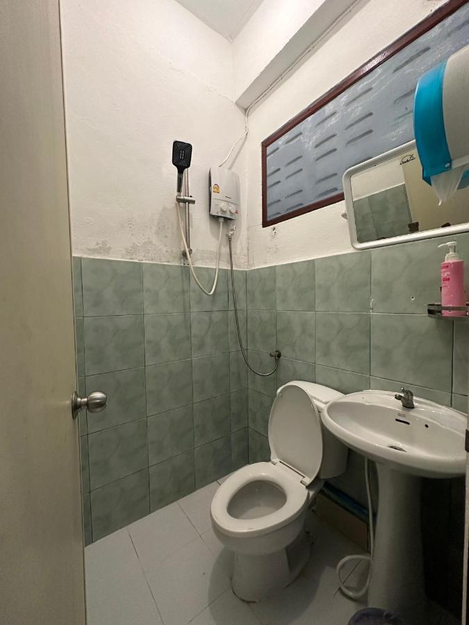 Hangover Hostel Phi Phi Islands Exterior photo